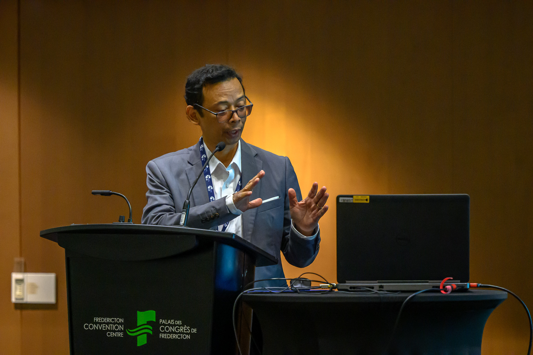 Hajarimino Rakotomanana presenting at the NB Health Research Symposium in Fredericton